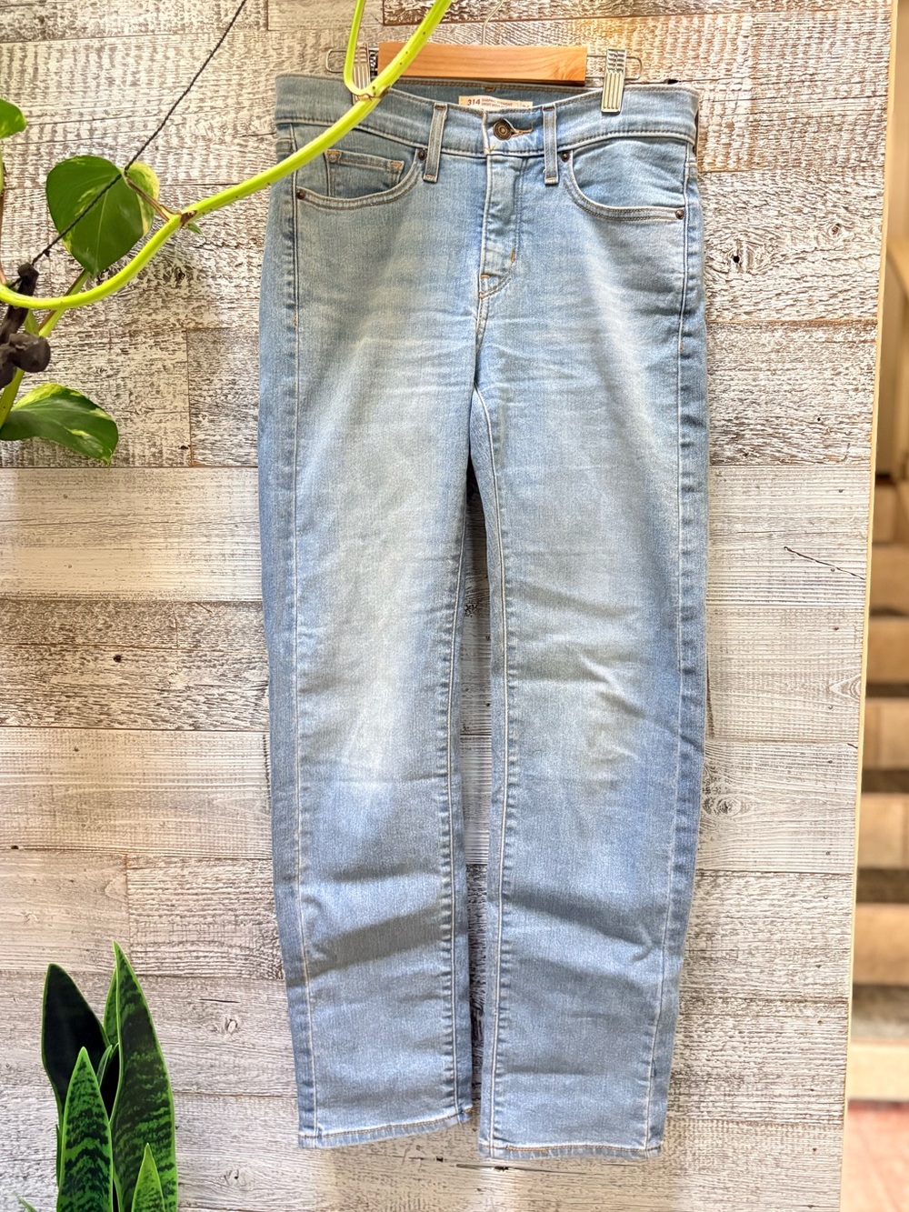 Levi's | 314 Shaping Straight Light Wash Midrise Jeans - Women's 27x29